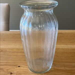 Vintage 1986 FTD Clear Flower Vase
